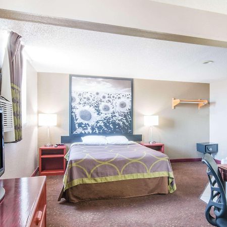 Super 8 By Wyndham Jamestown Exterior photo