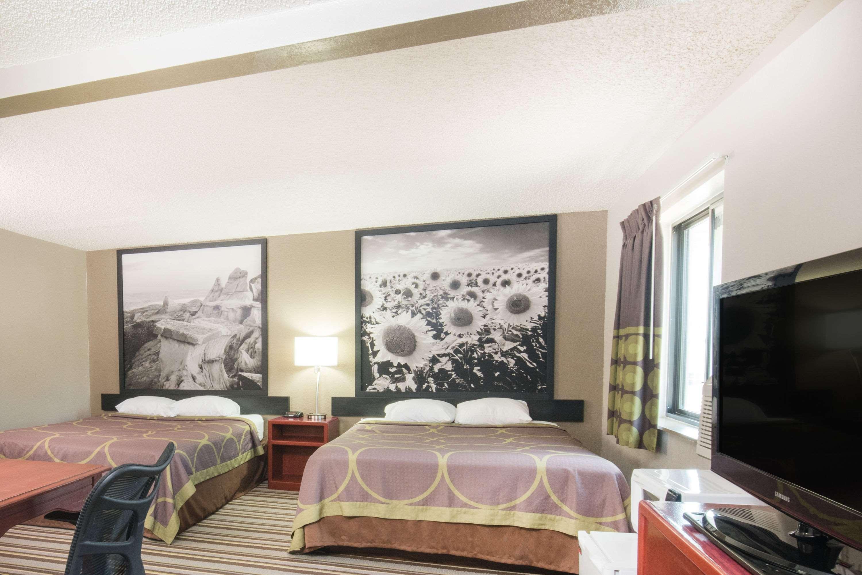 Super 8 By Wyndham Jamestown Exterior photo